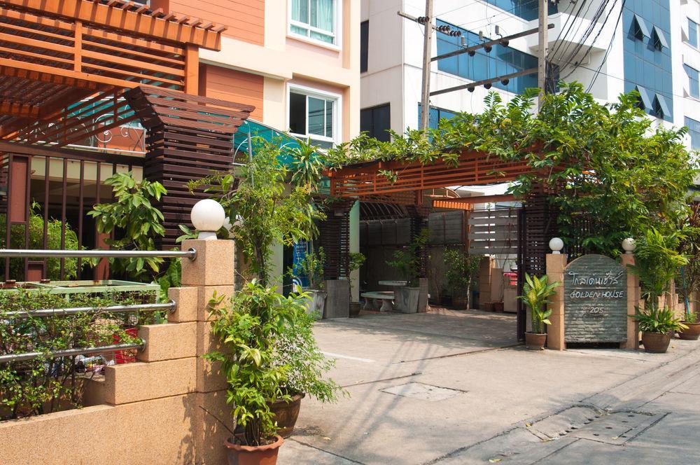 Golden House @ On-Nut Station Motel Bangkok Exterior photo