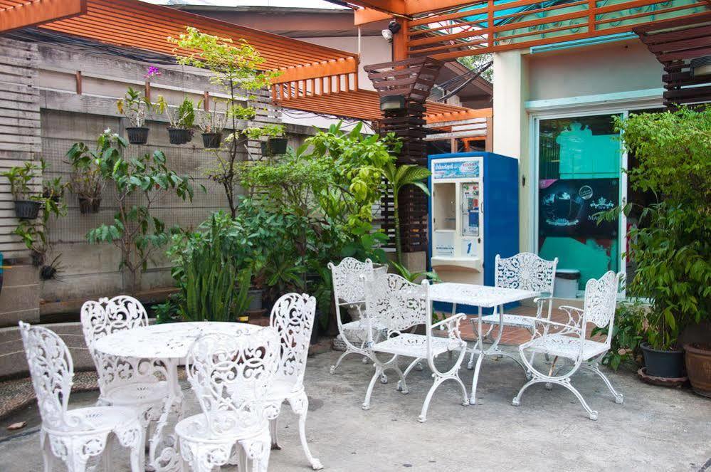 Golden House @ On-Nut Station Motel Bangkok Exterior photo
